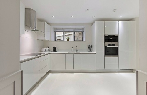 Bishopsgate Casa | Prime Location English 5 bedroom house