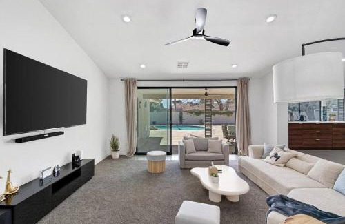McNeil Estates Casa | Prime Location! Hidden Oasis 4 BR 10 min to Strip