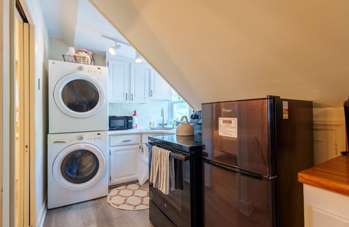Princeton Junction Casa | Prime Location, Private Loft Apartment. Well-Appointed for Comfort & Convenience