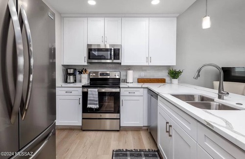 Tucson Condominio | Prime Location Retreat!