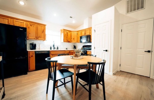 Williams Casa | Prime Location-Steps from Route 66