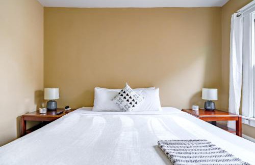Victorian Village Casa | Prime Location Top Rated Free Parking Clean