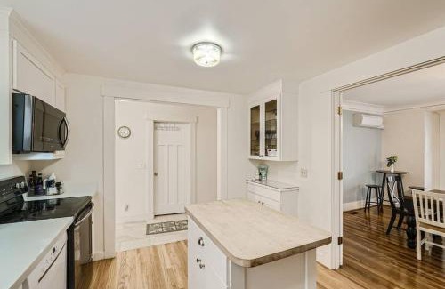 Lower Queen Anne Apartamento | Prime Location walk to attractions w Free Parking