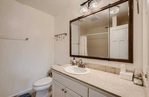 Lower Queen Anne Apartamento | Prime Location walk to attractions w Free Parking
