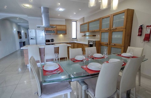 Gzira Apartamento | Make your holiday worthwhile at this fabulous accommodation just a minute away from Sliema ferries
