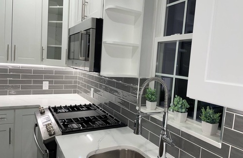 Southeast Yonkers Casa | Prime Luxury NY with Balcony Wood Burning Fire Place!