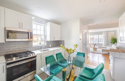 Southeast Yonkers Casa | Prime Luxury NY with Balcony Wood Burning Fire Place!