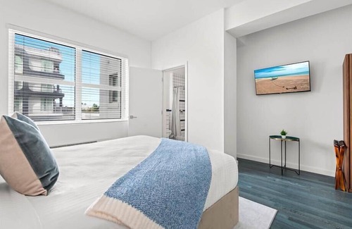 West Avenue Hotel | Prime Miami Queen Studio | nr Lincoln Road & Miami Beach