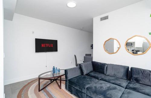 East Little Havana Apartamento | Prime Miami Retreat with King Bed Near Brickell & Marlins Park