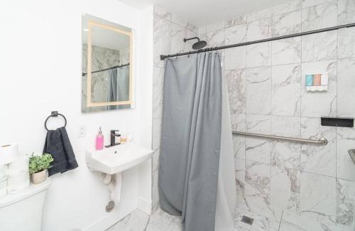 East Little Havana Apartamento | Prime Miami Retreat with King Bed Near Brickell & Marlins Park