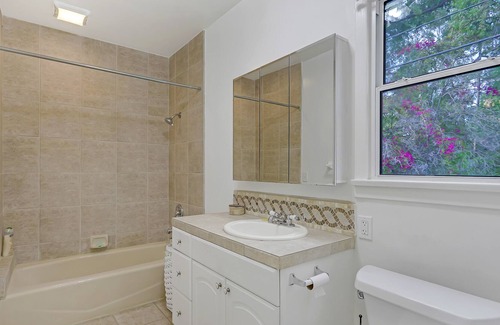 The Flats Apartamento | Prime Northside Beverly Hills Guesthouse