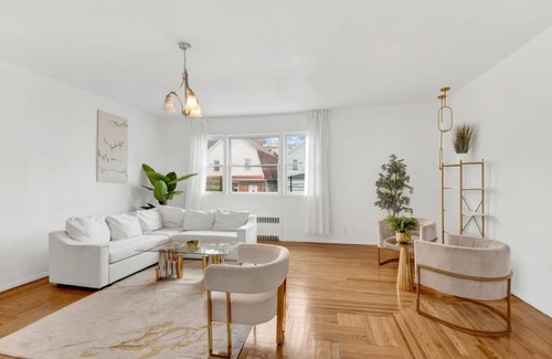 Southeast Yonkers Casa | Prime NY Luxury Getaway King Bed + Easy Parking H2