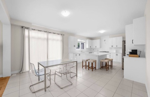Otonabee-South Monaghan Casa | Prime Peterborough: 4BR + Office, Newly Renovated
