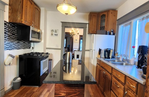 Kitsilano Casa | Prime Spot :Entire House, Lrg Yard, By Kits Beach