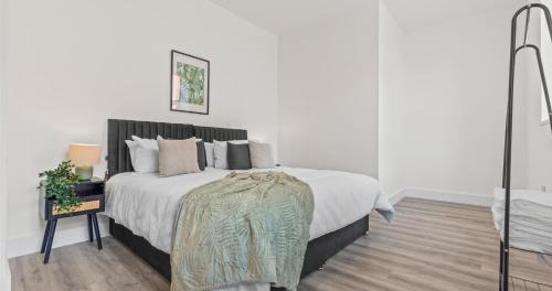 Northampton Apartamento | Prime Town Centre Location I Gold St D-Lux 1BR Apartment with Sofa Bed, Modern Amenities, Walk to Train, Bus Stations, Shops & Cafés I Leisure and Business Stays Welcome MULTIPLE UNITS AVAILABLE