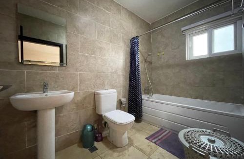 North Ridge Apartamento | Prime Two Bedroom close to Alisa Hotel