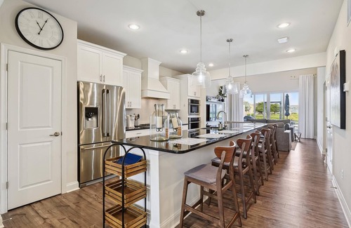 Long Neck Casa | Prime Weeks Still Available!! The Peninsula!