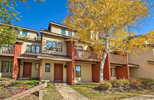 West Dover Casa | Primely Located Dover Escape Less Than 1 Mi to Mt Snow!