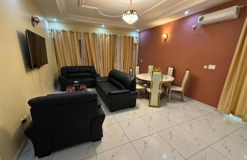 Yaounde Apartamento | Primeshare Luxury Apartments with Swimming Pool, Reliable Wi-Fi & Air Conditioning