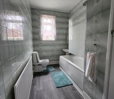 Blyth Apartamento | Primos Palace 4 - Bedroom House in Blyth