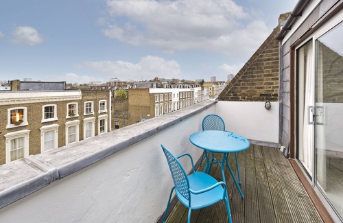 Camden Town with Primrose Hill Casa | Primrose Treetops, by Veeve