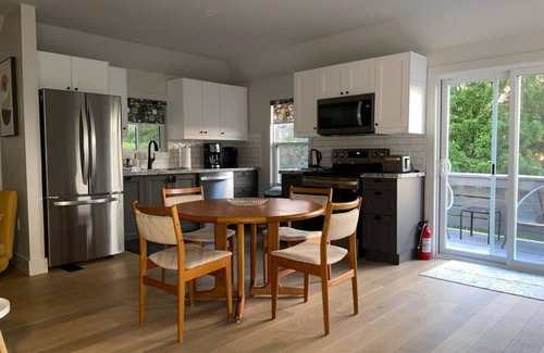 North Port Cabaña | Prince Edward County-Enjoy Picton WIne Country