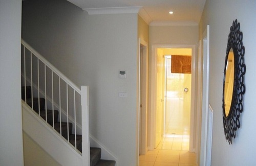 Orange Villa | Villa Ejecutiva en Prince Street