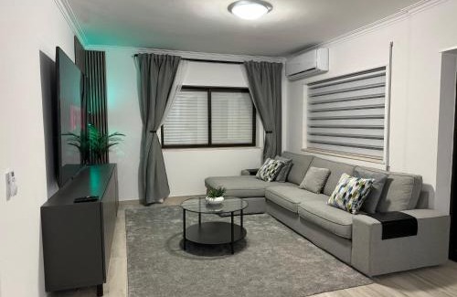 Cavacos Apartamento | Princess Retreat Beautiful Modern Aprt 2 min walk from Quarteira Beach