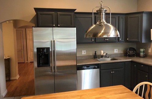 St. Louis Casa | Princeton Heights House & Yard Stylish~Safe~Walkable