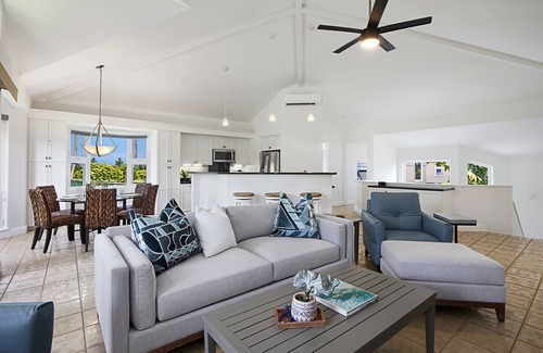 Kaiulani Casa | Princeville Luxury Townhouse, modern with A/C.