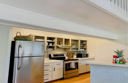 Kaiulani Apartamento | Spacious 2-Story, Views, Pool, Near Hanalei!