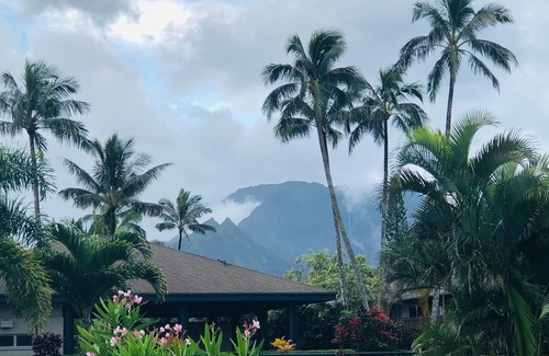 Kaiulani Apartamento | Spacious 2-Story, Views, Pool, Near Hanalei!