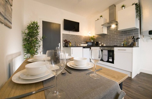 Riverside Apartamento | Principality Suites (1 bed)