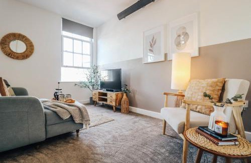 Riverside Apartamento | Principality View Apartment Two, by Solace Stays