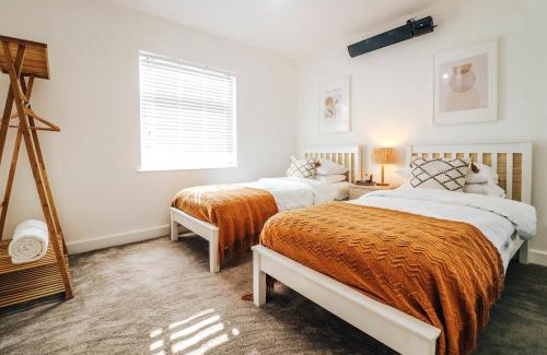 Riverside Apartamento | Principality View Apartment Two, by Solace Stays