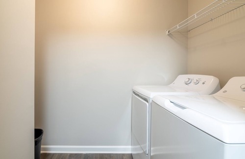 Arcadia Apartamento | ✭Printer✭6mi→Wofford✭King Bed✭3 TVs✭W/D✭20min→BMW