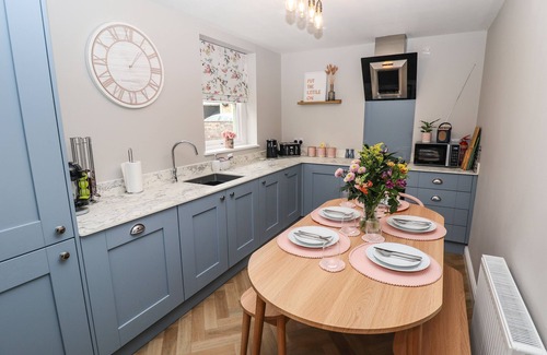 Alford Cabaña | PRINTERS COTTAGE, pet friendly, character holiday cottage in Alford