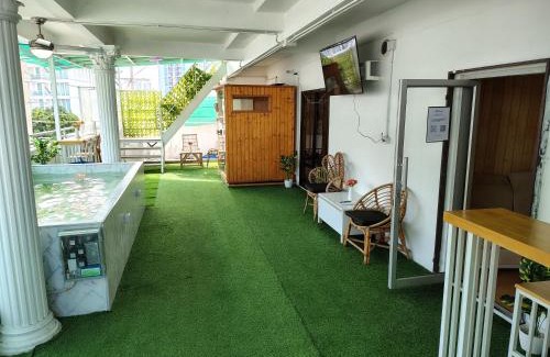 Pratumnak Hill Hotel | Priory Hillside Residence