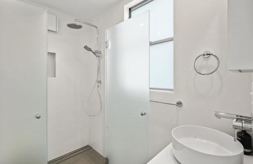 Terrigal Casa | Pristine 1-Bed Coastal Refuge