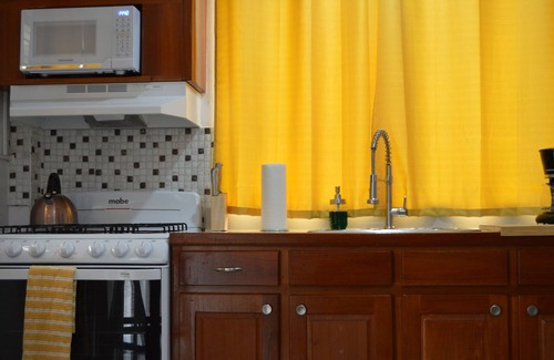 Ciudad de Belice Casa | Pristine 1 Bedroom1 Bathroom Bungalow in Belize City