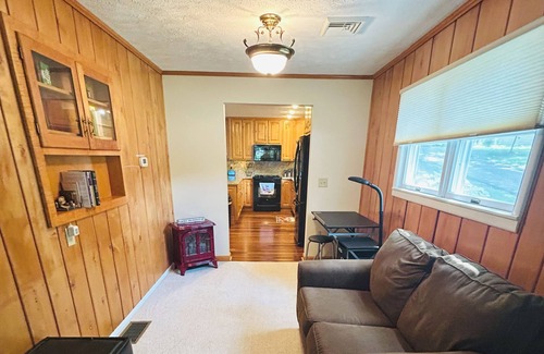 Lakeside Cabaña | Pristine 3-bedroom cottage in Lakeside, Ohio with central air, laundry, Wi-Fi