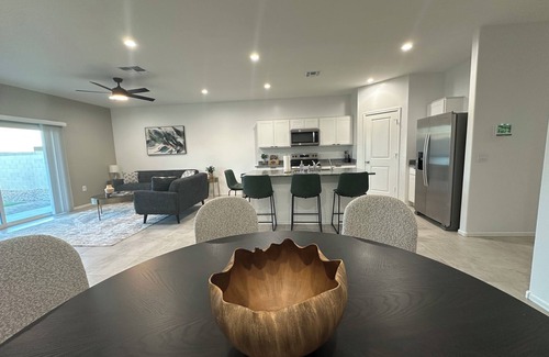 Casa Grande Casa | Pristine 3 bedroom w/office in central Casa Grande close to shopping and more!