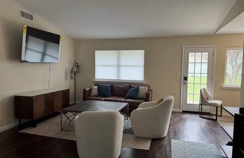 Austin Casa | Pristine Bungalow in East Austin