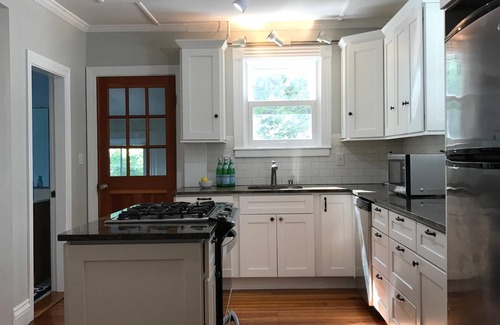 Bellevue Avenue Historic District Casa | Nuevo Prístino Inicio Prime Spot Beach / Town / Cliffwalk!