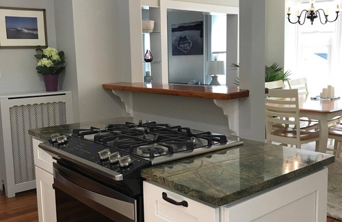 Bellevue Avenue Historic District Casa | Nuevo Prístino Inicio Prime Spot Beach / Town / Cliffwalk!