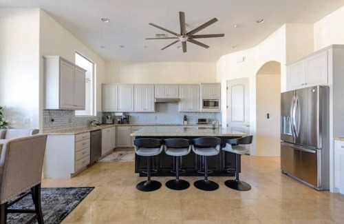 Fountain Hills Casa | Pristine Luxury Estate, Views, Sleeps 26, Heated Pool & Spa