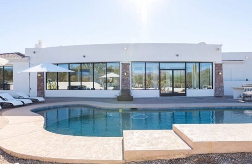 Fountain Hills Casa | Pristine Luxury Estate, Views, Sleeps 26, Heated Pool & Spa