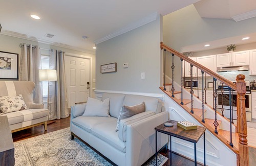 Middleburg Casa | Pristine Middleburg Home with 2 Bedrooms 1 Bath