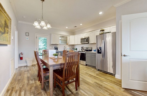 Townsend Condominio | Pristine & Peaceful Condo w/ Free Attraction TIckets & Shared Pool