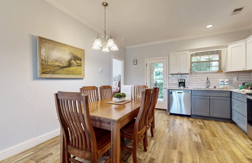 Townsend Condominio | Pristine & Peaceful Condo w/ Free Attraction TIckets & Shared Pool